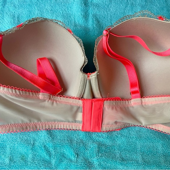 Victoria Secret Bra, dream angels, new, size 36DD - Picture 2 of 5